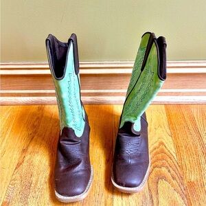 Dbl Barrel Boy’s Boots Size 4.5 EUC